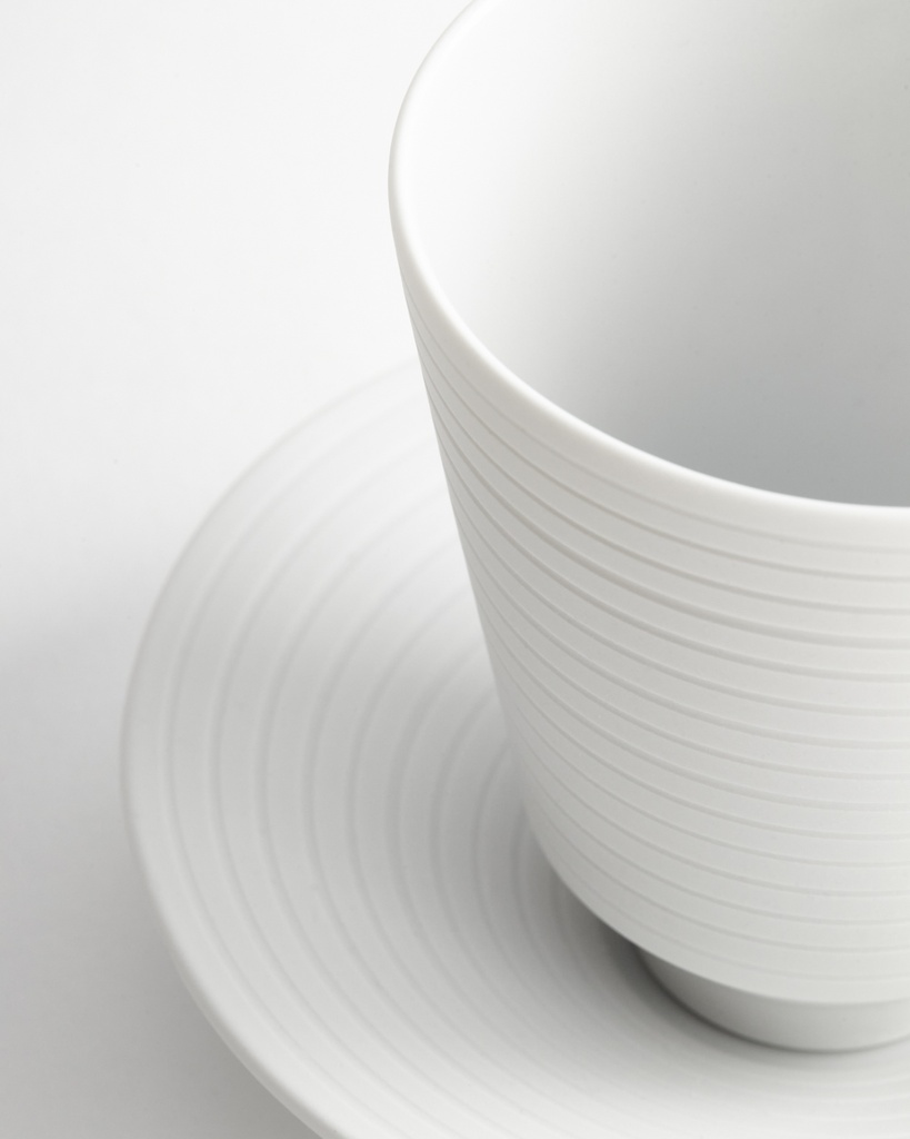 Becher mit Unterteller Ø130