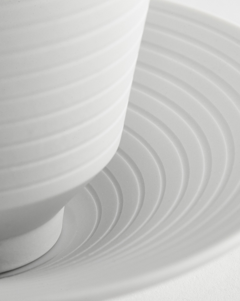 Becher mit Unterteller Ø130